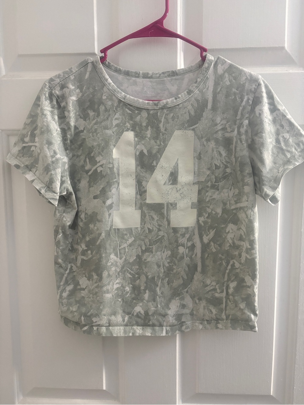 Light Gray Floral Wash Tee with White '14' Graphic - Women's Short Sleeve